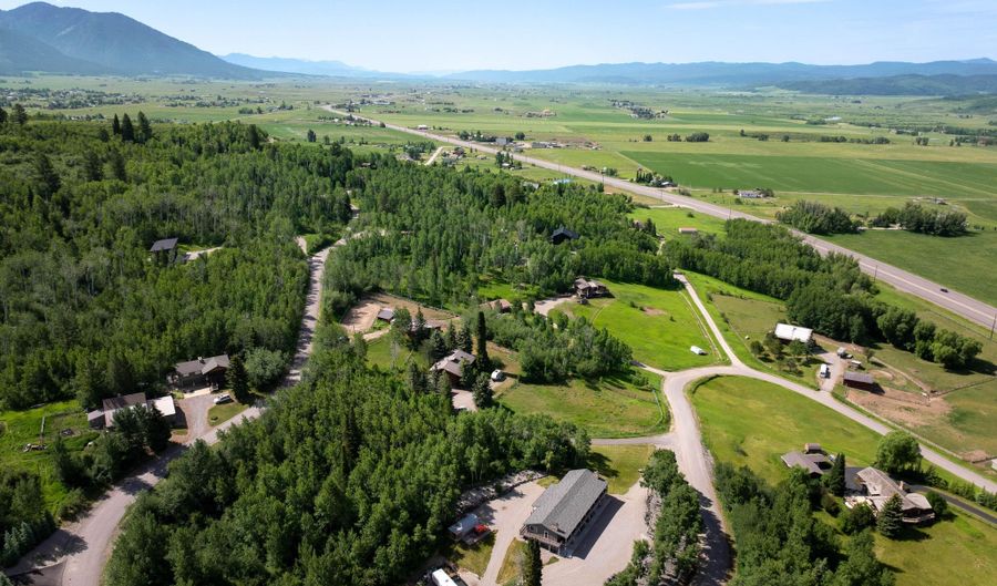 294 ASPEN HILL Dr, Alpine, WY 83128 - 4 Beds, 2 Bath