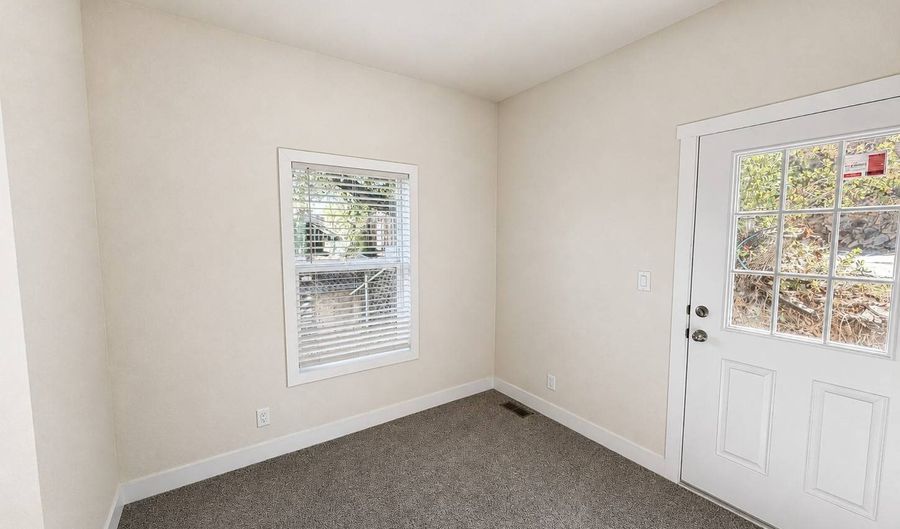 25484 Lake Wohlford Rd C1, Escondido, CA 92027 - 2 Beds, 1 Bath