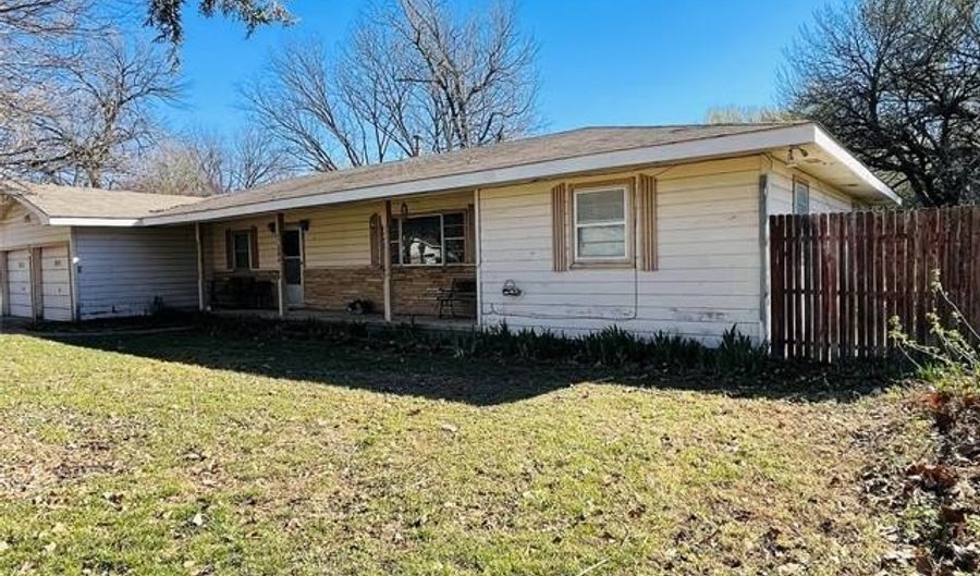 306 N Cherokee St, Beggs, OK 74421 - 3 Beds, 2 Bath