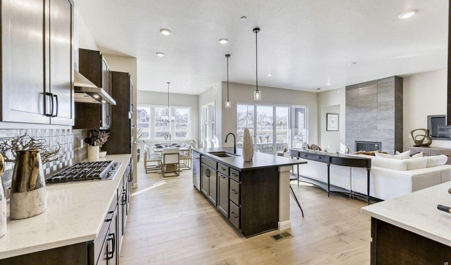14119 Blue Stem St, Broomfield, CO 80020 - 4 Beds, 4 Bath