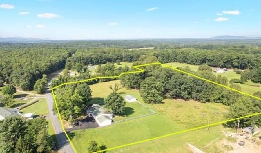 16474 DOUGLAS Rd, Barboursville, VA 22923 - 3 Beds, 2 Bath