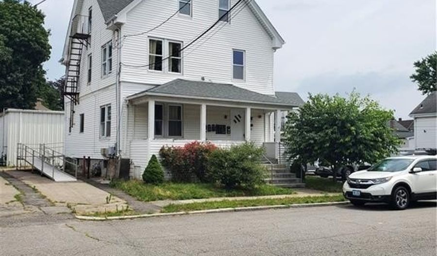 28 Mary Ave, East Providence, RI 02914 - 6 Beds, 6 Bath