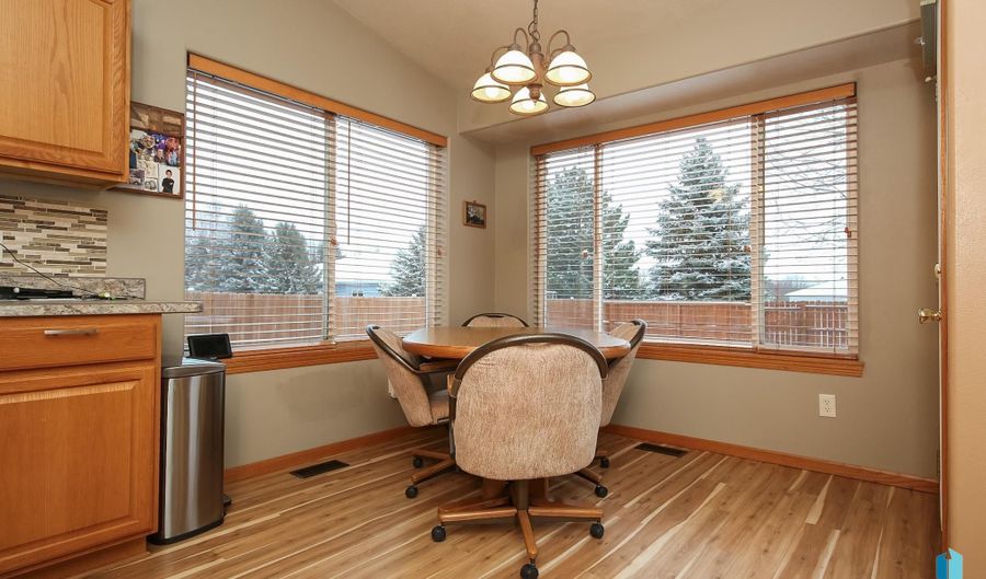 712 S 7th Ave, Brandon, SD 57005 - 3 Beds, 2 Bath