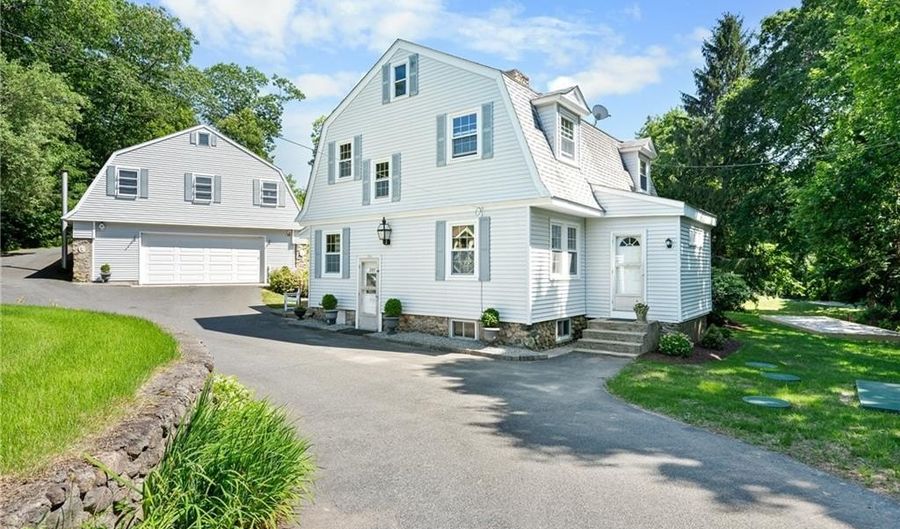 355 Scott Rd, Cumberland, RI 02864 - 3 Beds, 2 Bath
