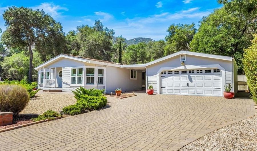 8975 Lawrence Welk Dr 7, Escondido, CA 92026 - 3 Beds, 2 Bath