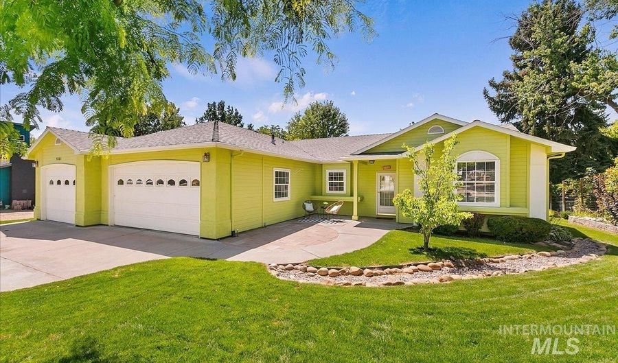 5201 N Stinger St, Boise, ID 83703 - 3 Beds, 2 Bath