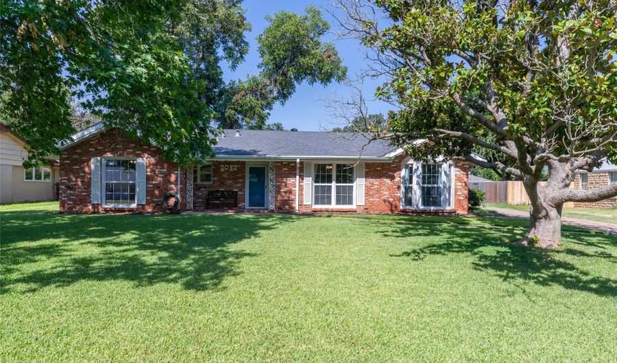 2032 Regent Dr, Abilene, TX 79605 - 3 Beds, 3 Bath
