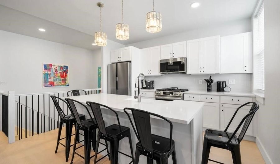 161 BROADWAY 2R, Bayonne, NJ 07002 - 2 Beds, 2 Bath