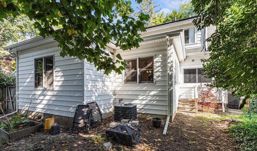 1210 Henry St, Ann Arbor, MI 48104 - 4 Beds, 4 Bath