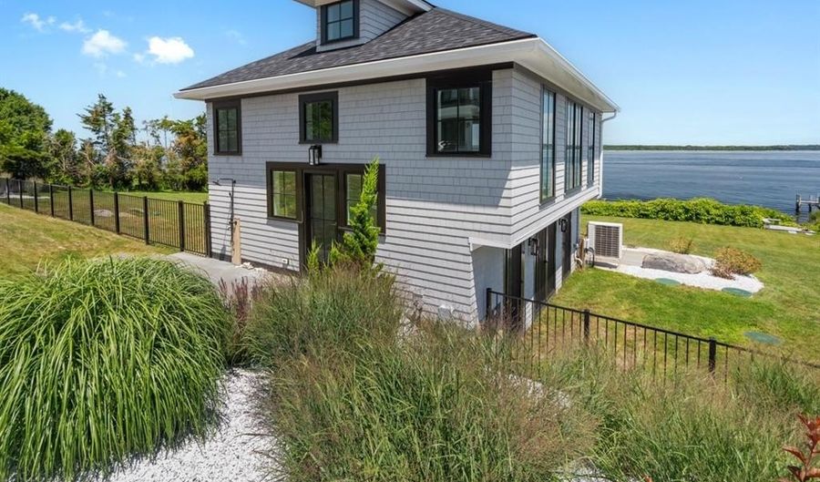 1058 E Shore Rd, Jamestown, RI 02835 - 1 Beds, 1 Bath