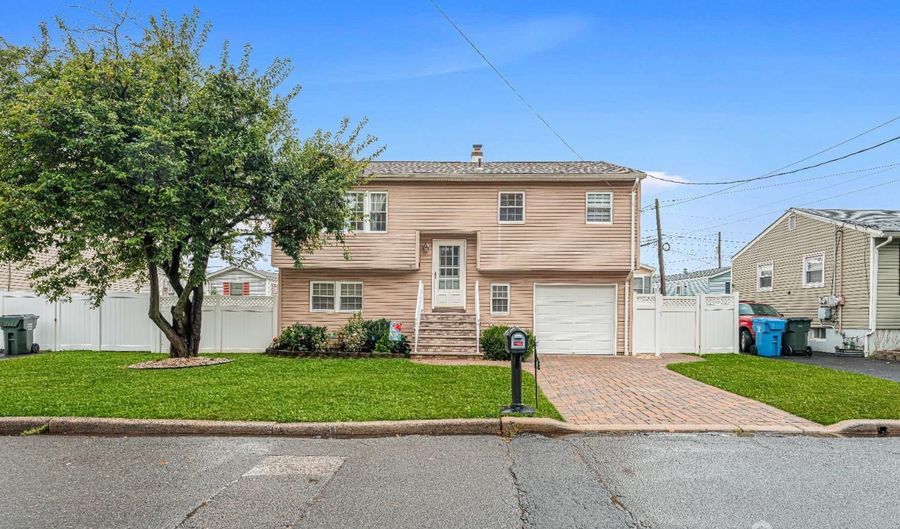 14 E Coddington Ave E, Avenel, NJ 07001 - 3 Beds, 2 Bath