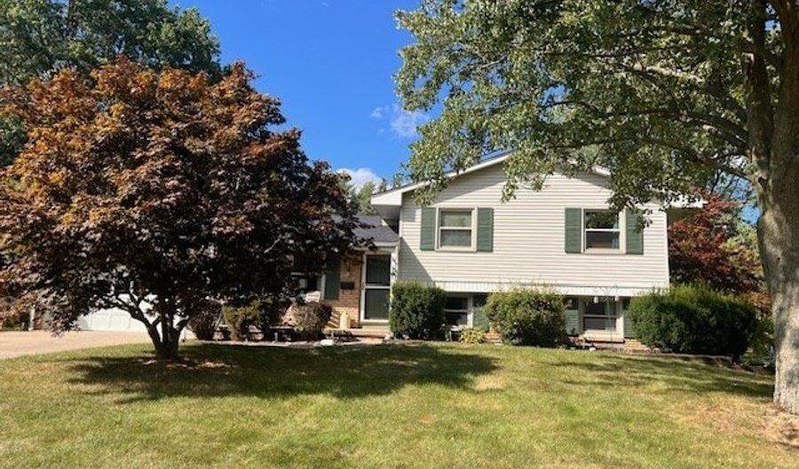 1064 Elmarna Ave, Ashland, OH 44805 - 3 Beds, 2 Bath