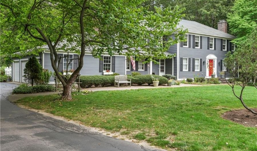 105 Watch Hl, East Greenwich, RI 02818 - 4 Beds, 3 Bath