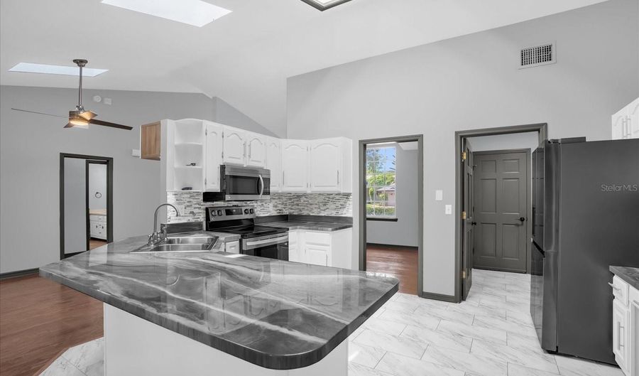 1237 ERIK Ct, Altamonte Springs, FL 32714 - 3 Beds, 2 Bath