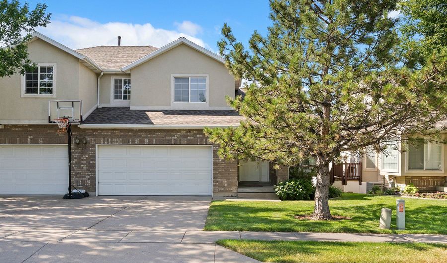 623 W 550 S, Centerville, UT 84014 - 3 Beds, 3 Bath