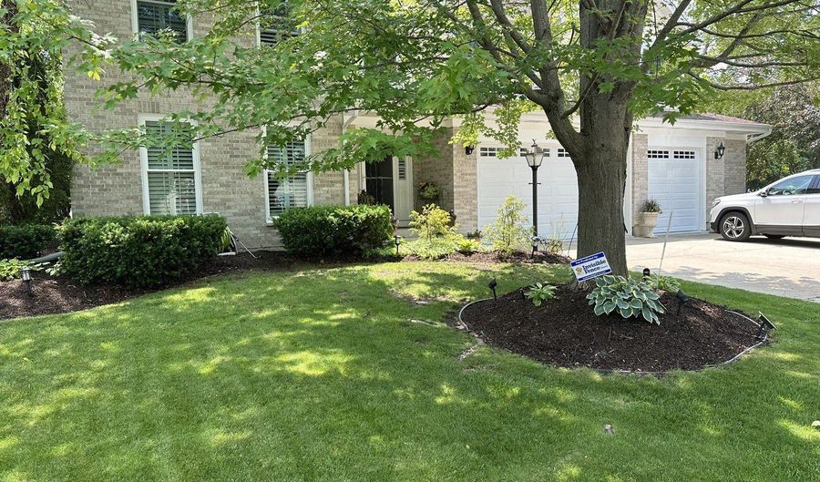 2219 Barrett Dr, Algonquin, IL 60102 - 5 Beds, 3 Bath