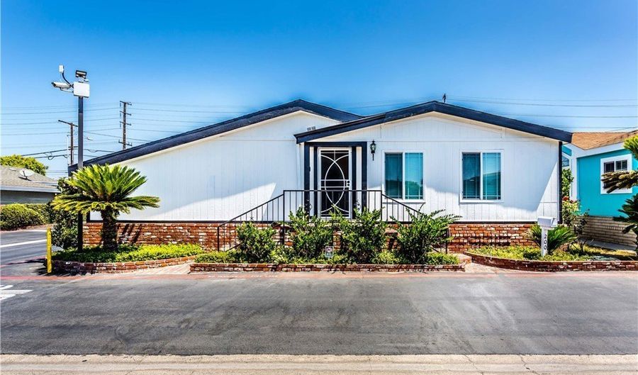 3050 W Ball Rd 200, Anaheim, CA 92804 - 3 Beds, 2 Bath