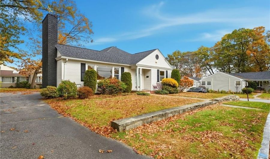 259 High Service Ave, North Providence, RI 02904 - 3 Beds, 1 Bath