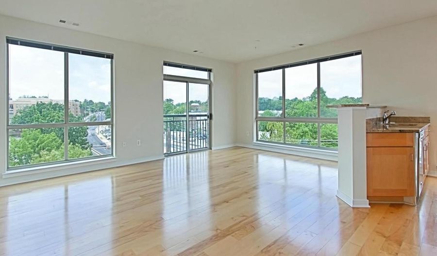 2200 N WESTMORELAND St N 409, Arlington, VA 22213 - 2 Beds, 2 Bath
