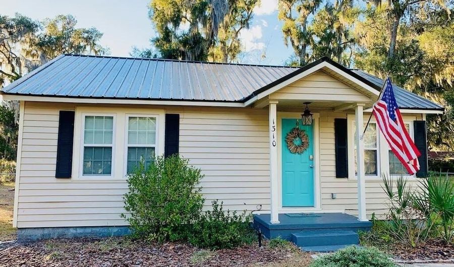 1310 Church St, Beaufort, SC 29902 - 2 Beds, 1 Bath