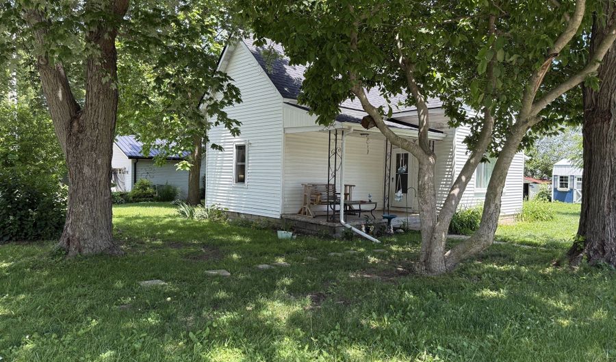 901 Columbia Ave, Alexandria, IN 46001 - 3 Beds, 1 Bath
