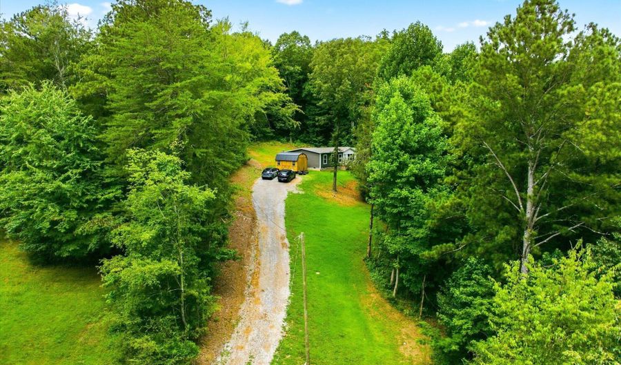 140 County Road 124, Athens, TN 37303 - 3 Beds, 2 Bath
