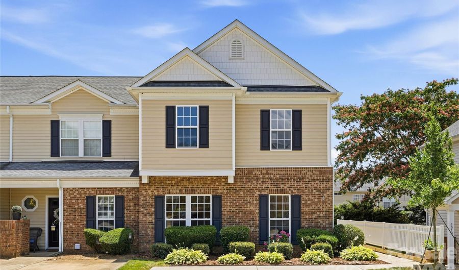 1514 Sylvia Ct, Charlotte, NC 28205 - 2 Beds, 3 Bath