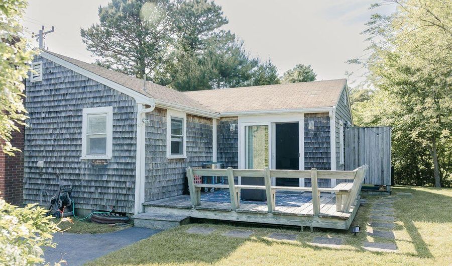 22 Presidents Rd, Bourne, MA 02532 - 2 Beds, 1 Bath