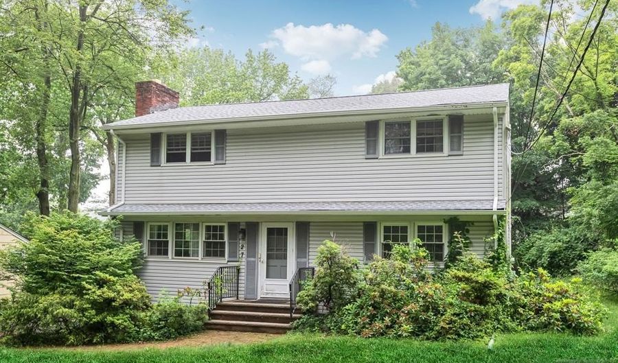 27 Alpine Dr, Alpine, NJ 07620 - 4 Beds, 2 Bath