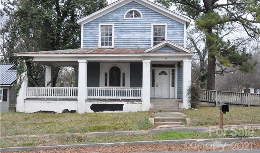 132 College St, Chester, SC 29706 - 4 Beds, 2 Bath
