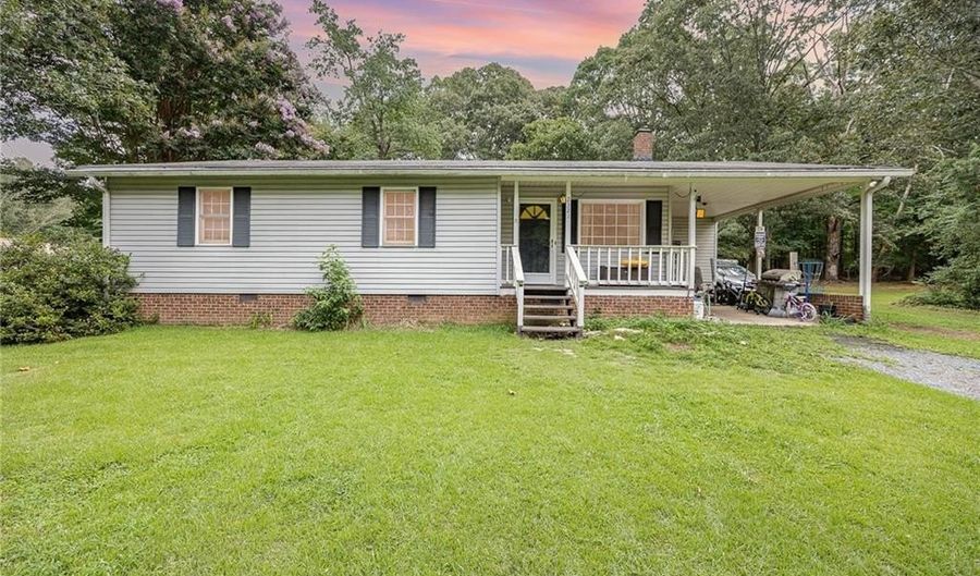 2321 Westwood Ave, Asheboro, NC 27205 - 3 Beds, 2 Bath