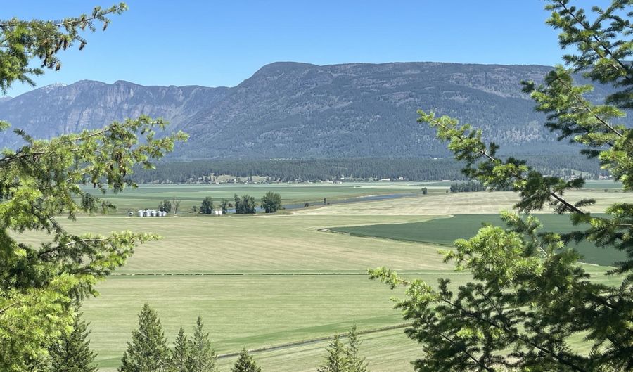 18432 Westside Rd, Bonners Ferry, ID 83805 - 1 Beds, 2 Bath