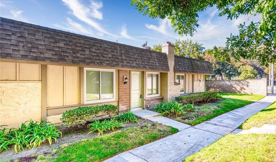 961 S Mintwood, Anaheim, CA 92806 - 3 Beds, 2 Bath