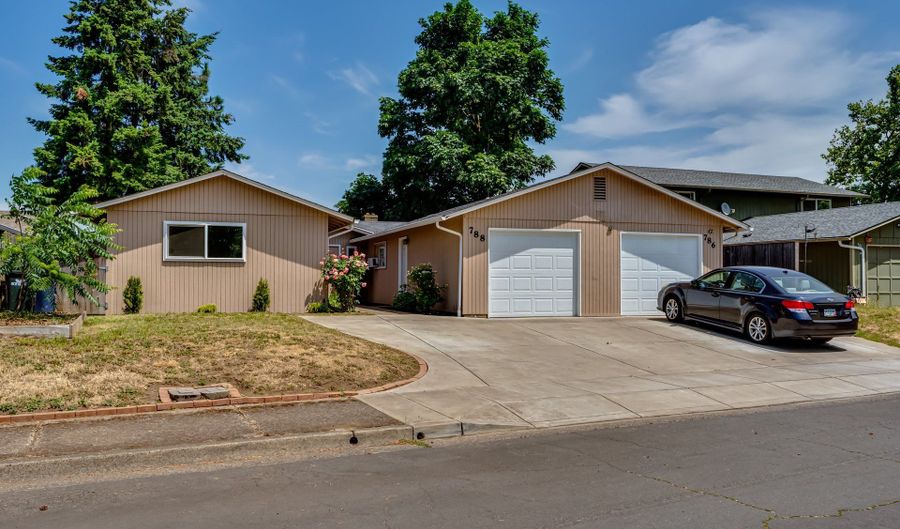 786 788 W QUINALT St, Springfield, OR 97477 - 0 Beds, 0 Bath