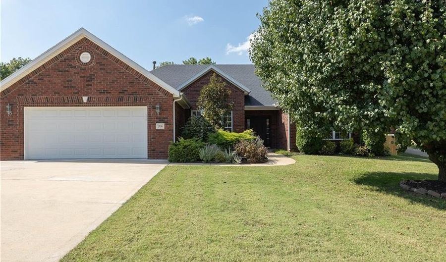 206 Tunbridge Dr, Bentonville, AR 72712 - 4 Beds, 2 Bath