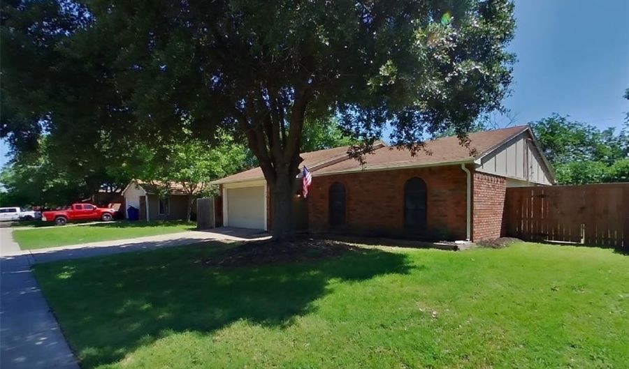 413 S Willow St, Mansfield, TX 76063 - 3 Beds, 2 Bath