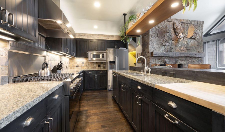 180 Daybreak Ridge Rd 711, Beaver Creek, CO 81620 - 4 Beds, 5 Bath