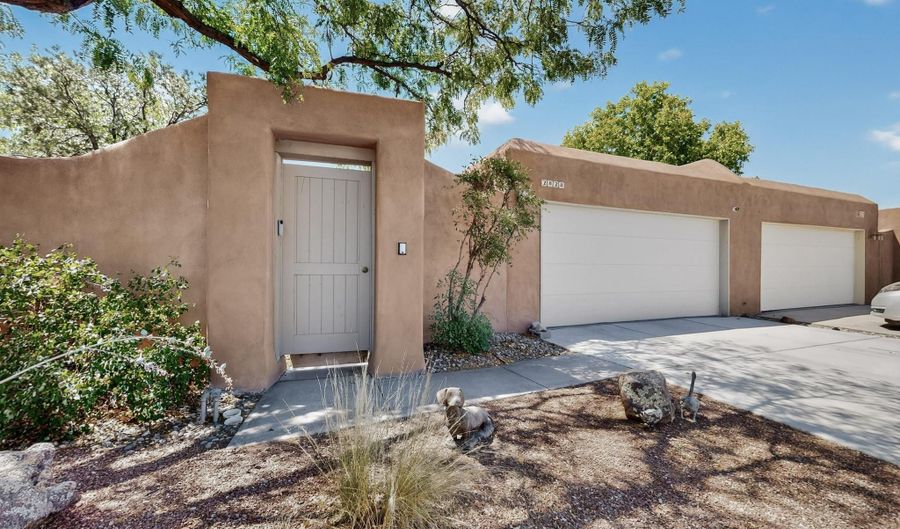 2828 DON PANCHO Rd NW, Albuquerque, NM 87104 - 2 Beds, 2 Bath
