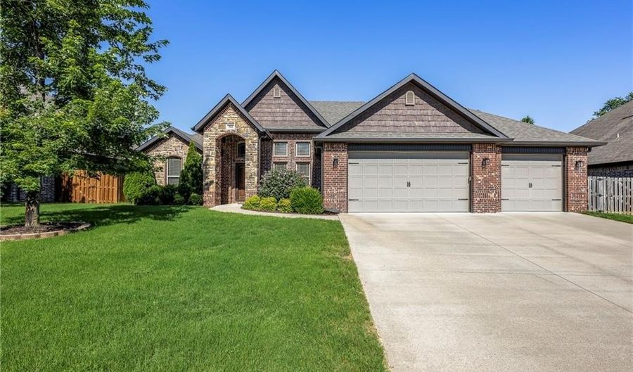 703 Eaton St, Bentonville, AR 72712 - 4 Beds, 3 Bath