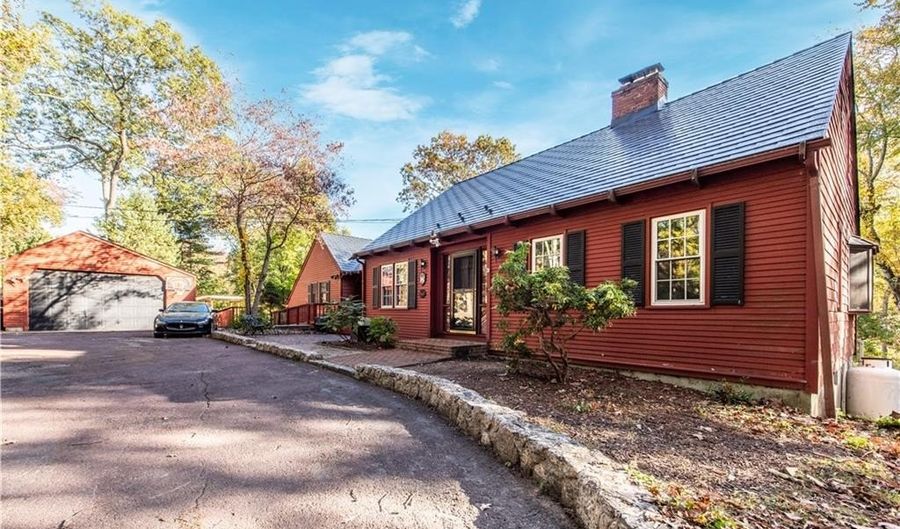 584 Division Rd, East Greenwich, RI 02818 - 3 Beds, 3 Bath