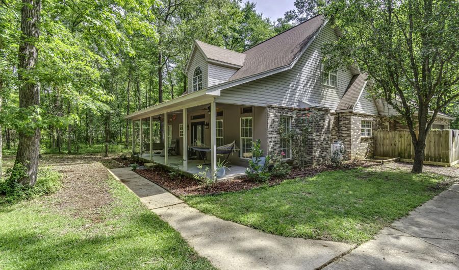 279 Fox Run Rd, Brandon, MS 39047 - 3 Beds, 3 Bath