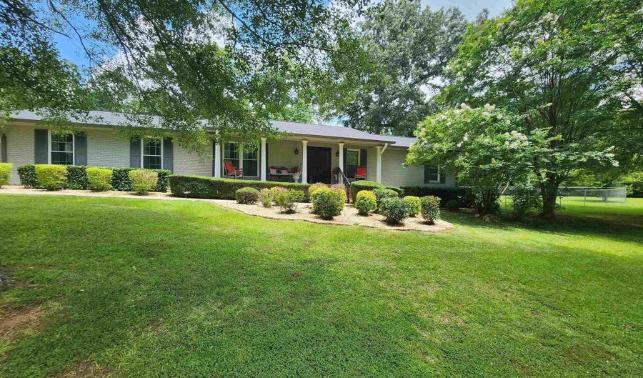 1201 BIRCHWOOD Dr, Anniston, AL 36207 - 3 Beds, 2 Bath