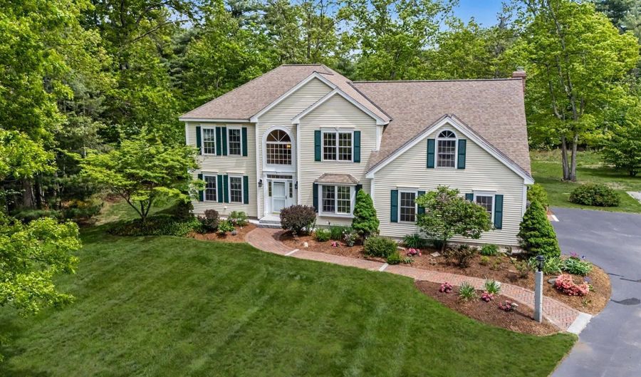 14 Karolina Ln, Bedford, NH 03110 - 4 Beds, 3 Bath