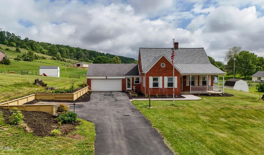 15497 Porterfield Hwy, Abingdon, VA 24210 - 3 Beds, 3 Bath