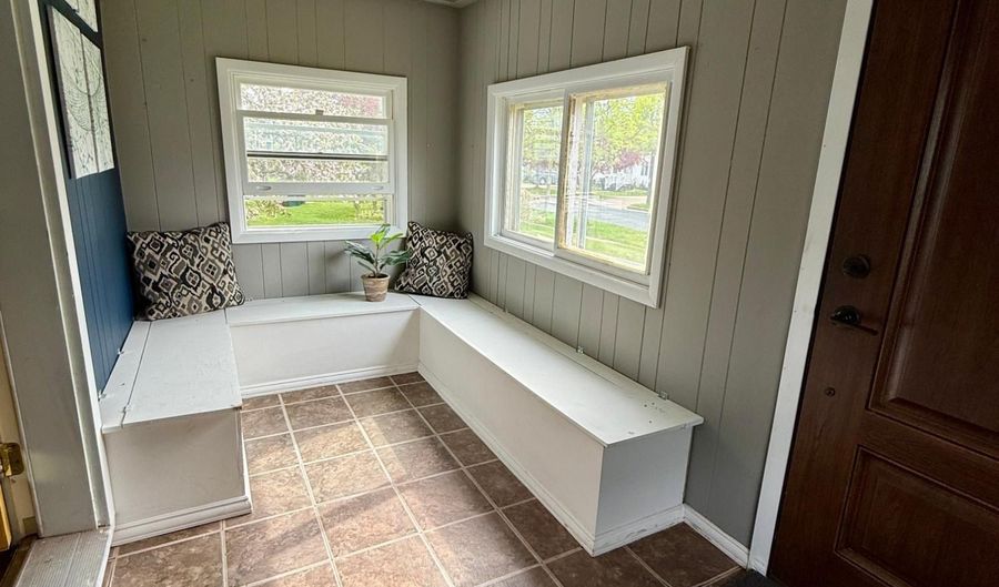 325 HUDSON St, Antigo, WI 54409 - 3 Beds, 2 Bath