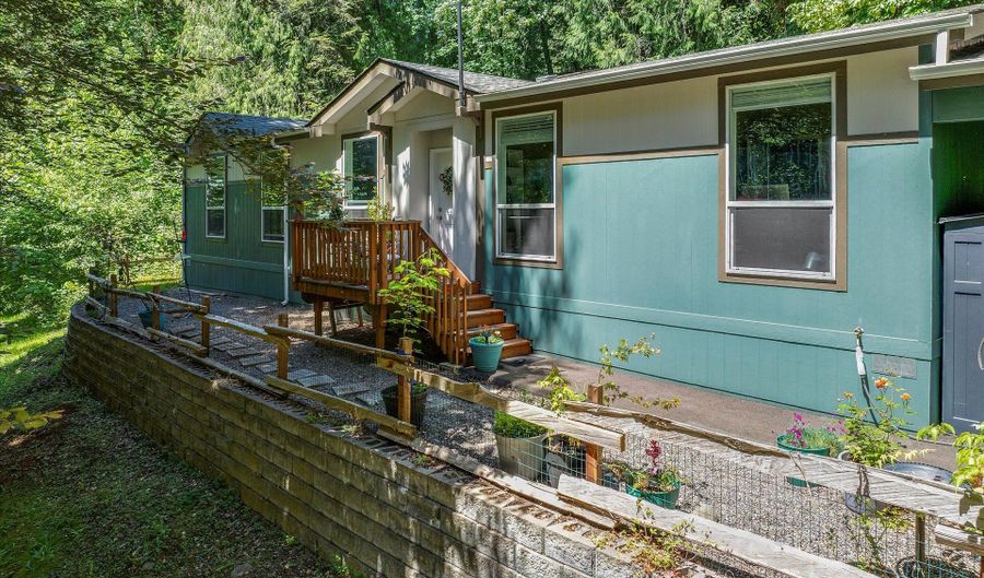 32700 SE LEEWOOD Ln 26, Boring, OR 97009 - 3 Beds, 2 Bath