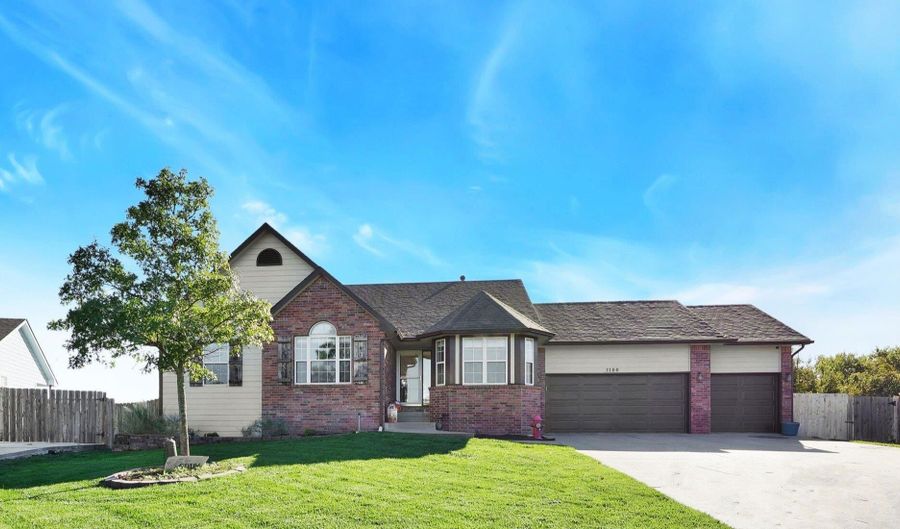 3100 Country Lane Dr, Augusta, KS 67010 - 5 Beds, 3 Bath