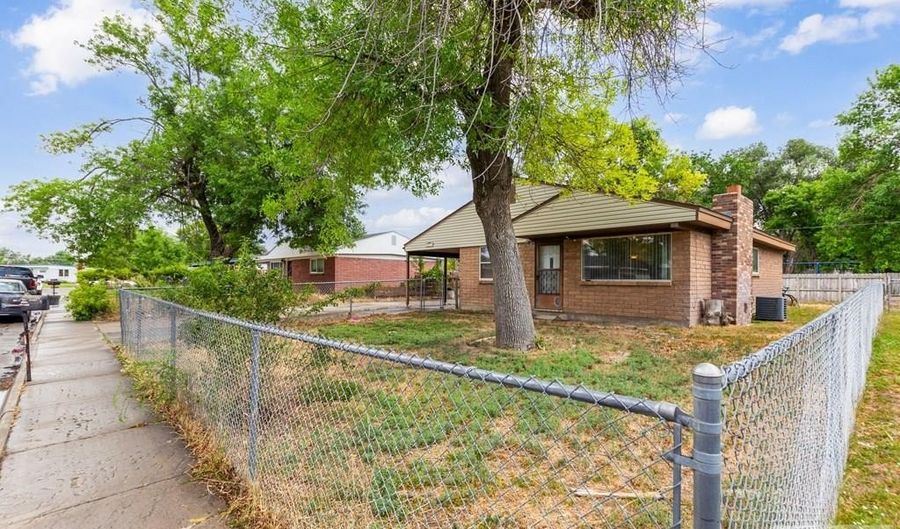 1515 Dennis Ave, Blackfoot, ID 83221 - 3 Beds, 1 Bath