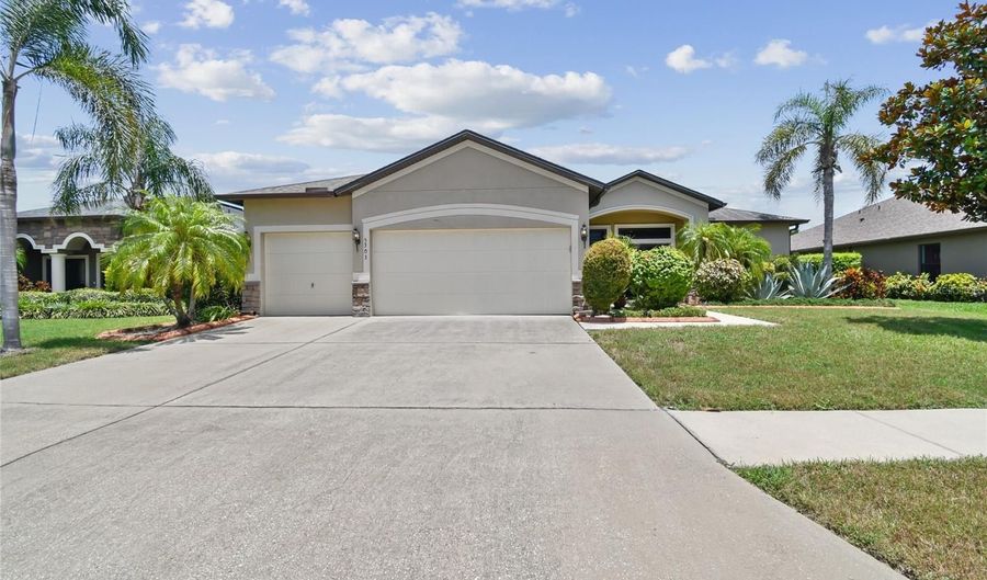 5303 MOON SHELL Dr, Apollo Beach, FL 33572 - 4 Beds, 3 Bath