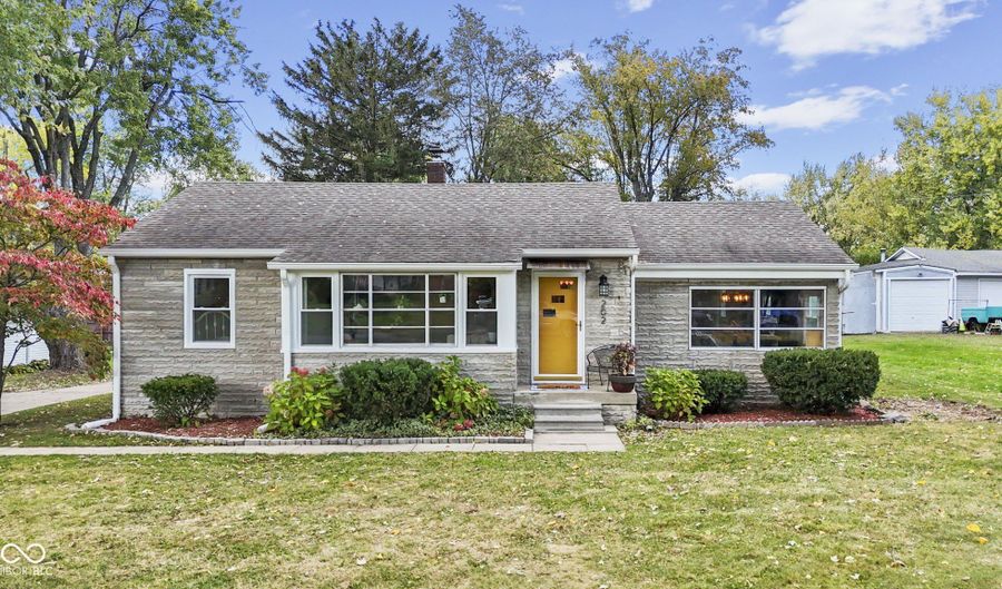 202 W Elbert St, Indianapolis, IN 46217 - 3 Beds, 2 Bath